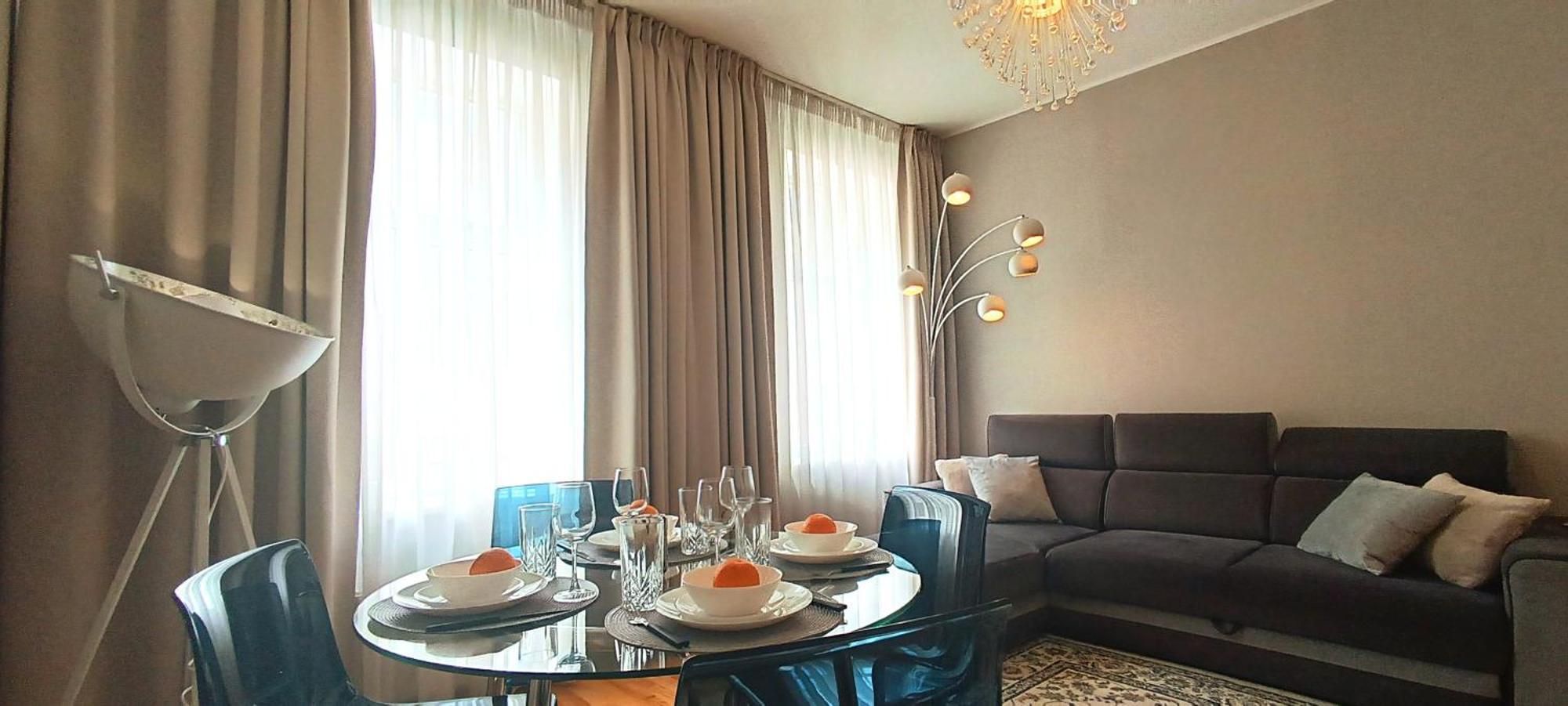 Old Town 2 Bedroom Apartment Near Dome Square & Scenic Waterfront 리가 외부 사진